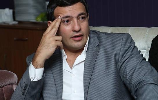 Aparıcılar sənətə aidiyyatı olmayan adamları sənətkar kimi təqdim edirlər' - Rəşad Kəsəmənli
