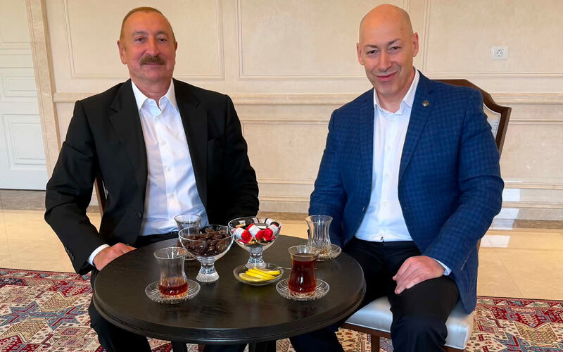 Qordon İlham Əliyevlə birgə fotosunu paylaşdı