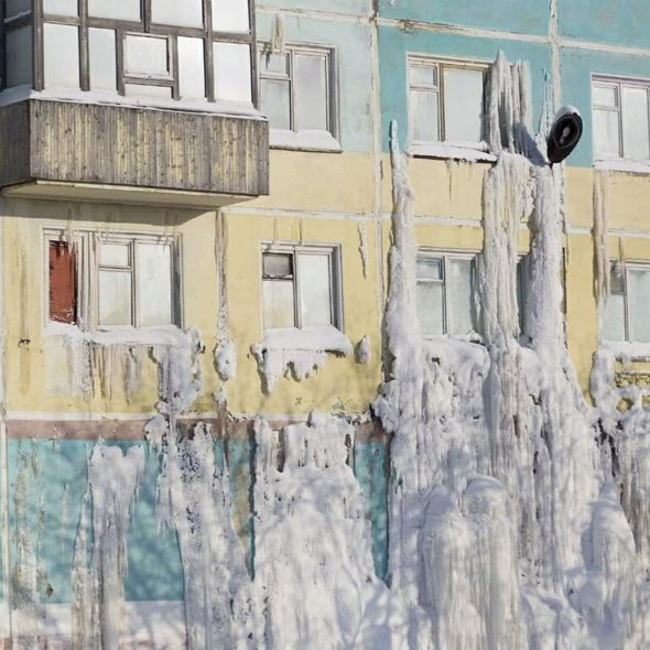 "Buz krallığı"na çevrilmiş kabus şəhər – FOTO/VİDEO