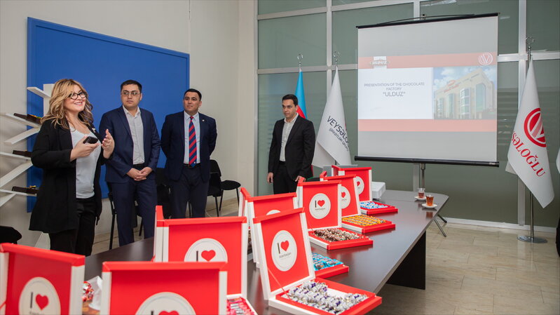 Özbəkistan universitetlərinin tələbələri 