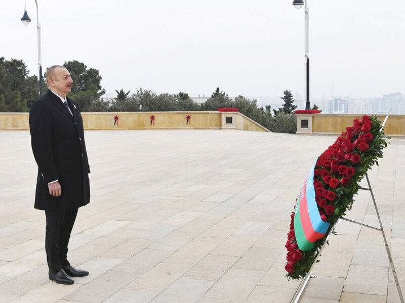 Prezident İlham Əliyev Şəhidlər xiyabanını ziyarət etdi
