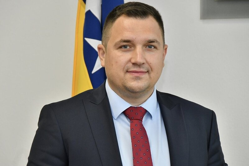 Bosniyalı nazir SAXLANILDI - FOTO