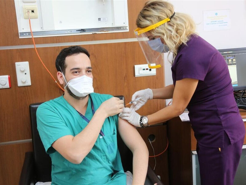 Azərbaycanda peyvənd olunanların sayı açıqlandı