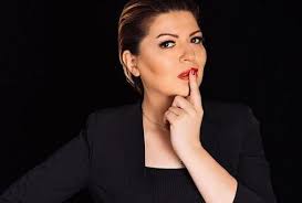 Aktrisa burun əməliyyatlarını tənqid etdi