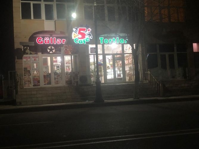 Özünə ad günü keçirən kafe sahibi və qonaqlar cərimələndi - FOTO