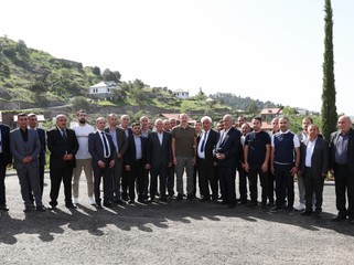 Dövlət başçısı Laçın şəhərinə qayıdan əhali ilə görüşüb, evlərin açarlarını onlara təqdim edib - FOTOLAR