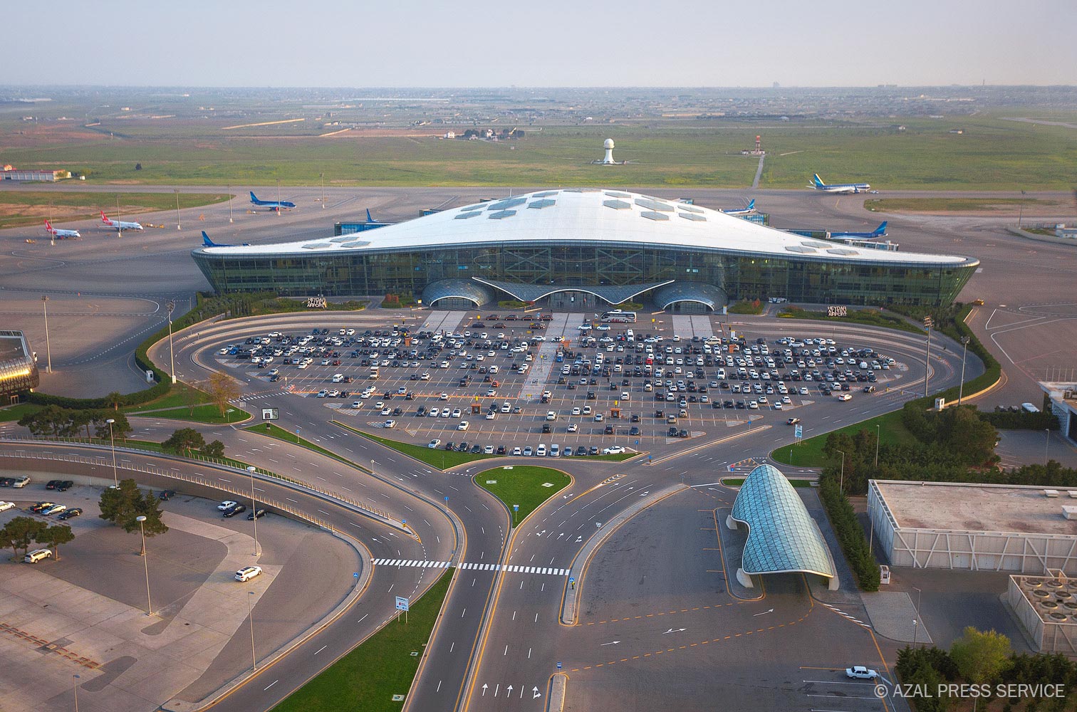 Heydər Əliyev Beynəlxalq Aeroportu uçuşların coğrafiyasını genişləndirir və yeni aviaşirkətləri cəlb edir