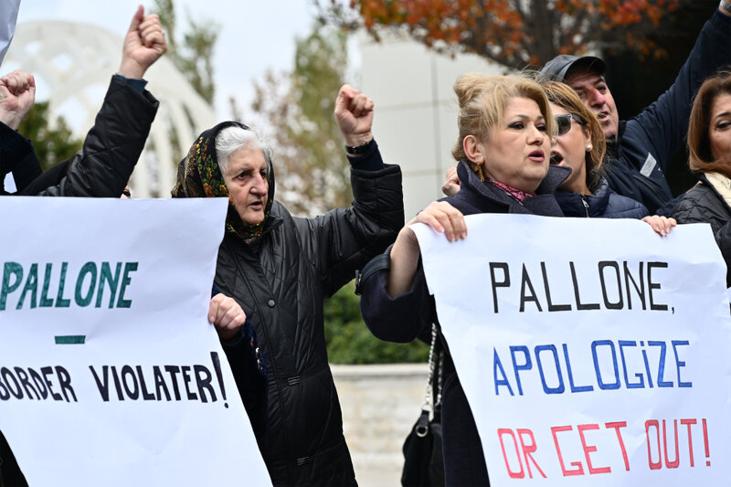 ABŞ konqresmeni Bakıdan qaçmağa hazırlaşır - Görüşləri ləğv edildi