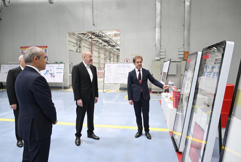 İlham Əliyev Sumqayıt Kimya Sənaye Parkında bir sıra müəssisələrin açılışını edib - FOTOLAR