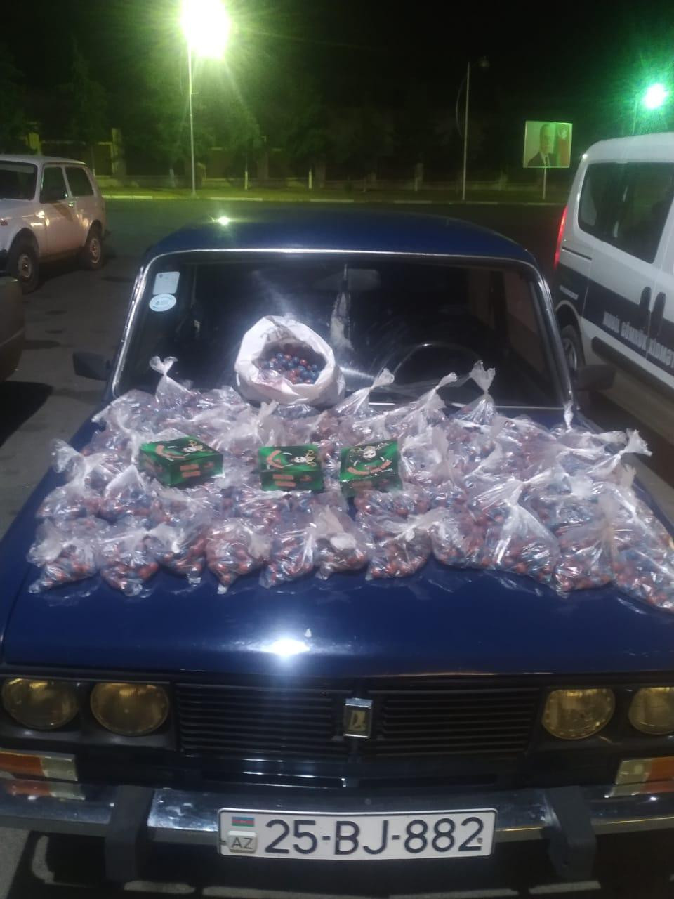 Gürcüstandan 2500 ədəd pirotexniki vasitə keçirməyə cəhd etdi