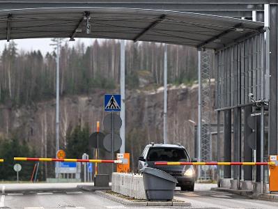 Finlandiya Rusiya ilə sərhəddə fiziki maneələr quraşdıracaq