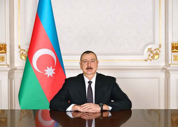 İlham Əliyev bir qrup hərbçini 