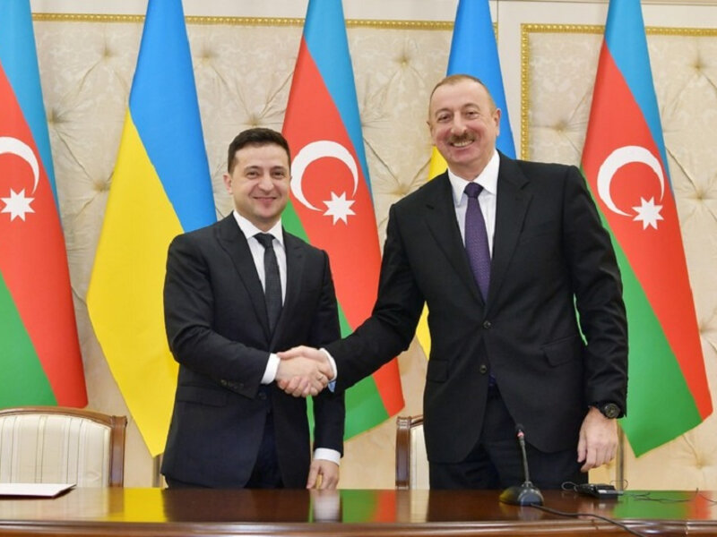 İlham Əliyev Volodimir Zelenskini təbrik etdi