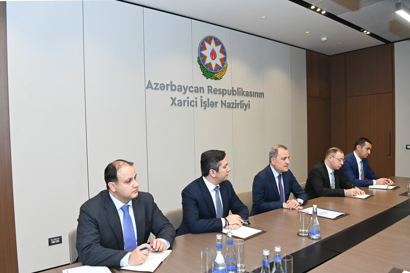Ceyhun Bayramov Con Mulimba ilə müzakirə apardı – FOTOLAR