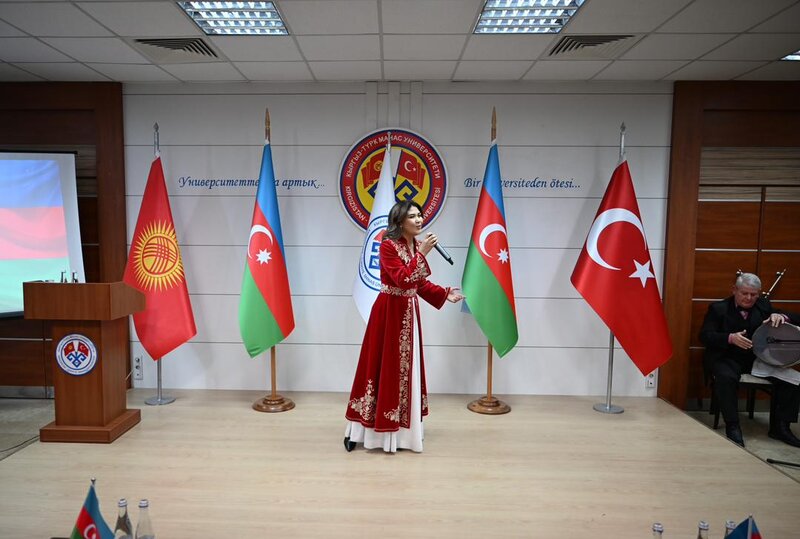 Qırğız-Türk Manas Universitetində Zəfər Gününün 5-ci ildönümünə həsr olunmuş tədbir keçirilib - FOTOLAR