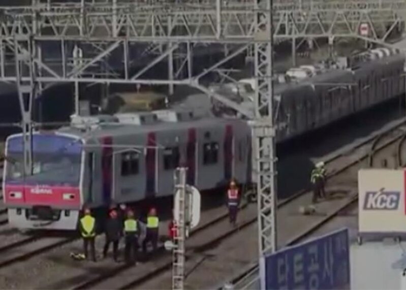 Seulda sərnişin qatarı relsdən çıxdı - 30 nəfər xəsarət aldı
