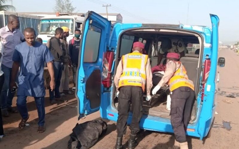Nigeriyada baş verən yol qəzasında 8 nəfər öldü