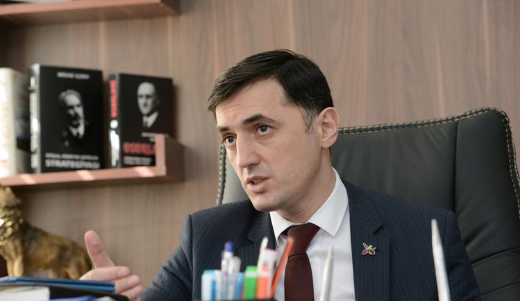 Hansısa transgender bizim hüquqları bəyənmirsə, viza alıb getsin' - Partiya sədri