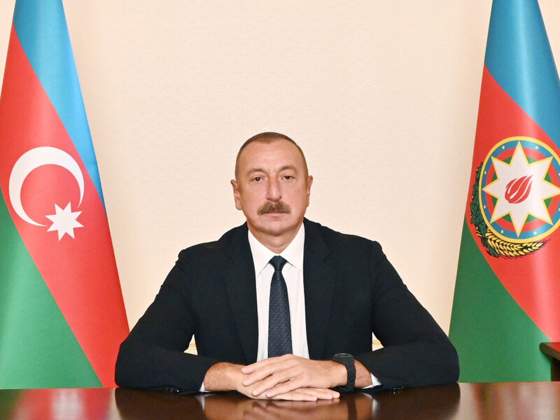 İlham Əliyev Özbəkistan Prezidentini təbrik etdi