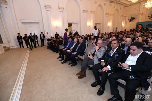 Zaur Darabzadə ilə görüş üçün ayrılan məkana seçicilər sığmadı - FOTO/VİDEO