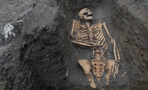 Alimlər Kembricdəki skeletlərin sirrini aşkar etdilər 