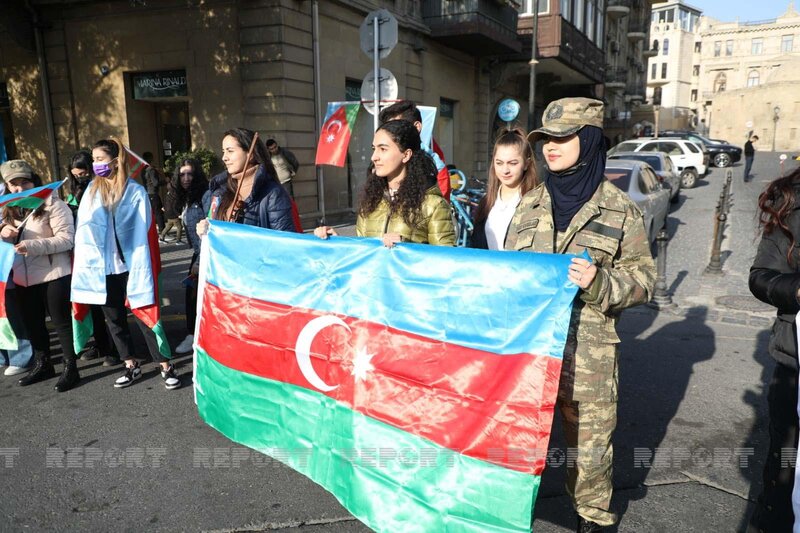 Bakıda Zəfər Günü yürüşü başladı - FOTOLAR