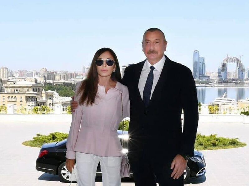 Prezident və xanımı şəhid ailələrinə və Vətən müharibəsi qəhrəmanlarına mənzillər təqdim etdilər