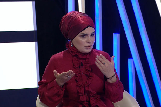 Alim Qasımov qızını cəzalandırıb: 