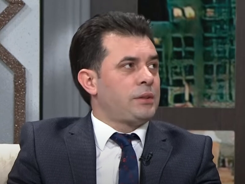 Rəvan Qarayev bağ evində 2 minlik tovuzquşu saxlayır - VİDEO