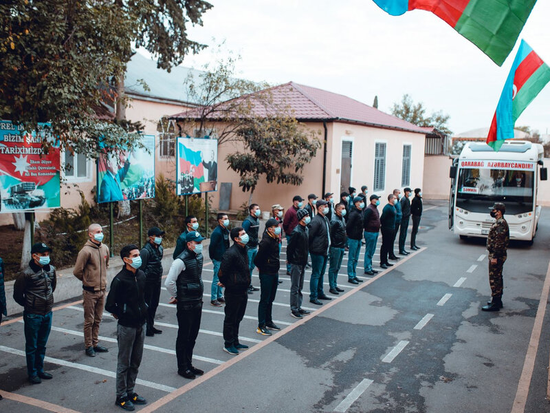 Hərbi xidmətə gedəcək şəxslərin NƏZƏRİNƏ