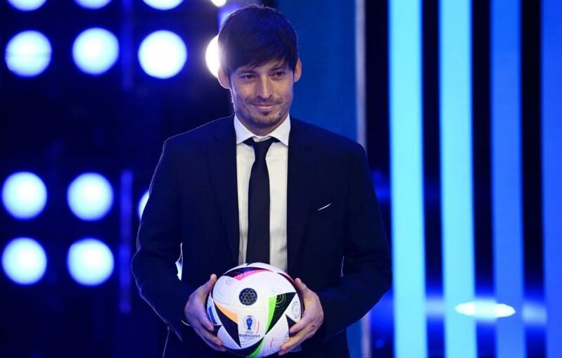 Məşhur futbolçu 40 yaşında karyerasını bərpa etdi