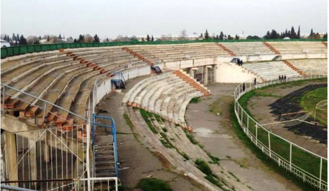 15 milyon manat ayrılan Gəncə şəhər stadionunda təmir işləri niyə dayanıb?