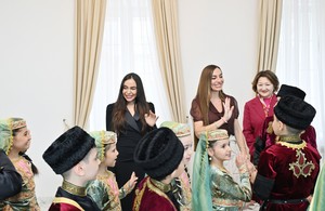 Leyla Əliyeva və Arzu Əliyeva Türk Mədəniyyəti və İrsi Fondunu ziyarət ediblər - FOTOLAR