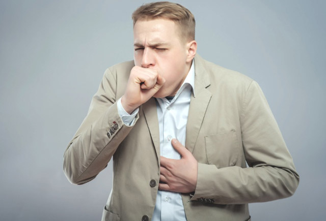 Öskürərkən qabırğalarınızı sındıra bilərsiniz - Həkimdən XƏBƏRDARLIQ