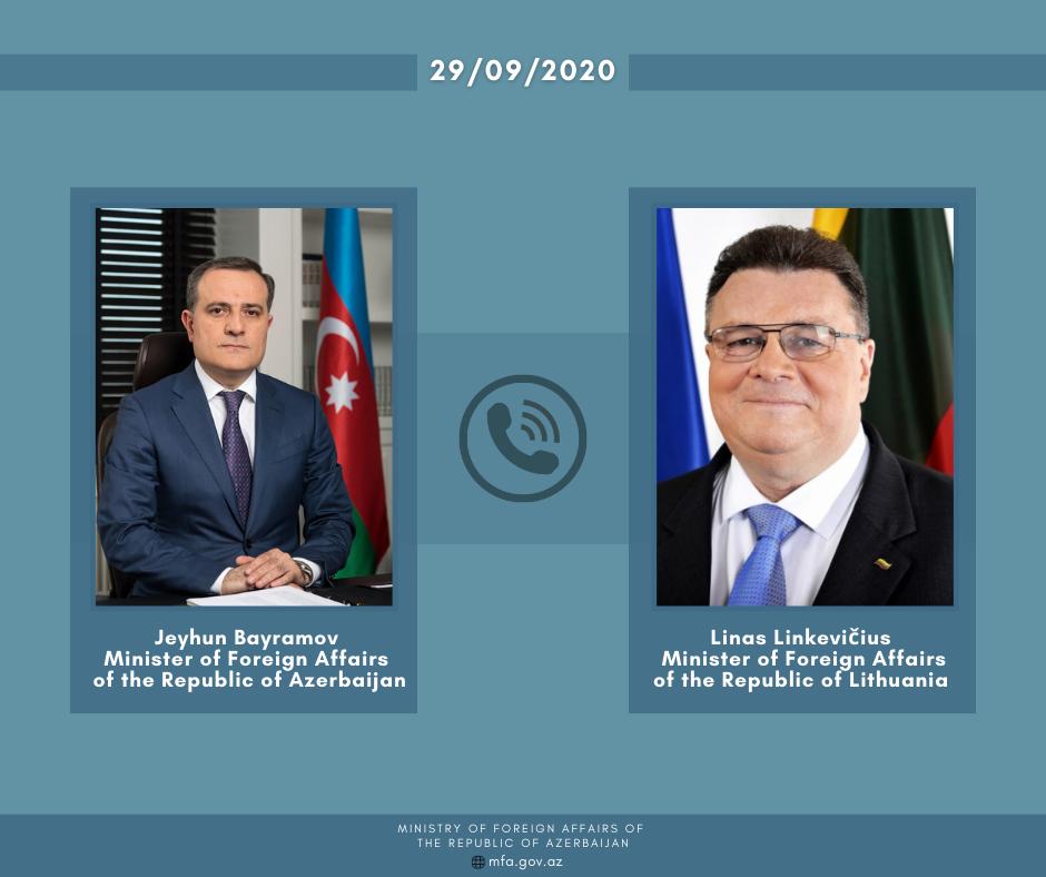 Ceyhun Bayramov litvalı həmkarı ilə cəbhədəki vəziyyəti müzakirə etdi