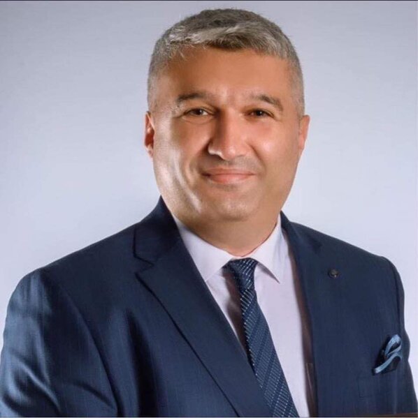 İzzət Aydın: 'Azərbaycan xalqı türk xalqı ilə bir ürək olub, zəlzələnin yaralarını sarmağa çalışır