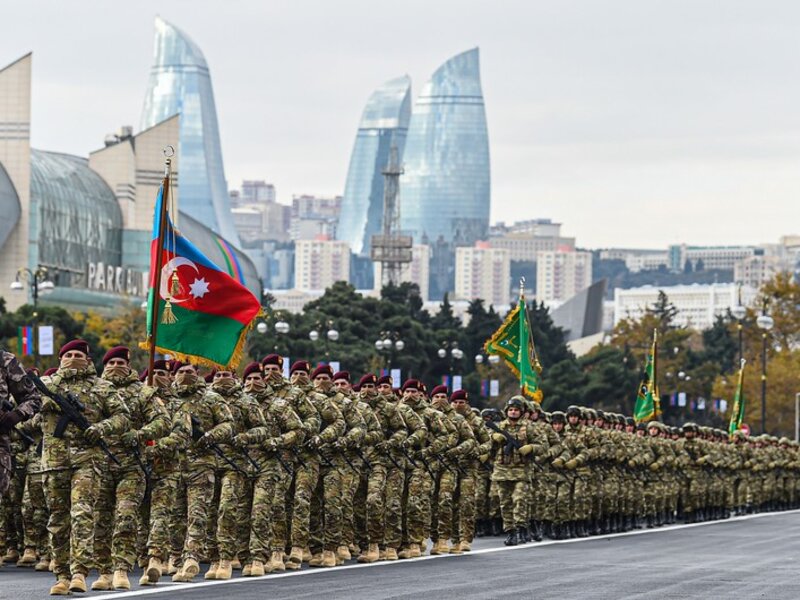 Anım Günü ilə əlaqədar Bakının mərkəzində hərbçilərin yürüşü başlayıb