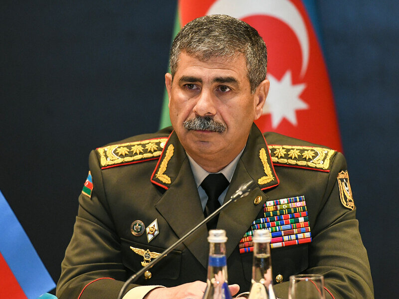 Müdafiə Nazirliyində xidməti müşavirə keçirildi