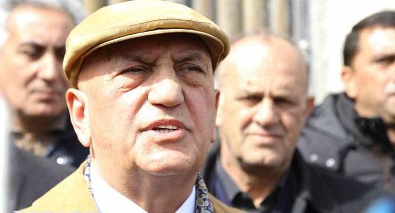 Əli İnsanov: 