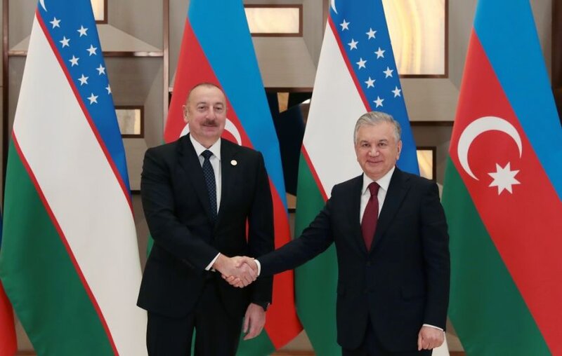 İlham Əliyev Şavkat Mirziyoyev ilə görüşdü