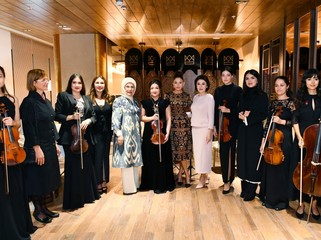 Mehriban Əliyeva Səmərqənddə təşkil olunan şam yeməyində iştirak edib