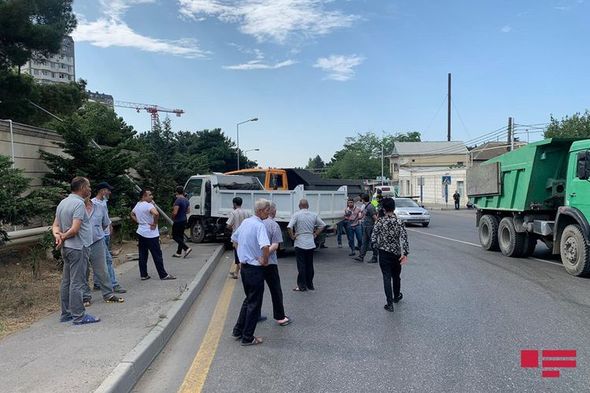 Biləcəridə yük avtomobilləri toqquşub, xəsarət alanlar var - FOTO