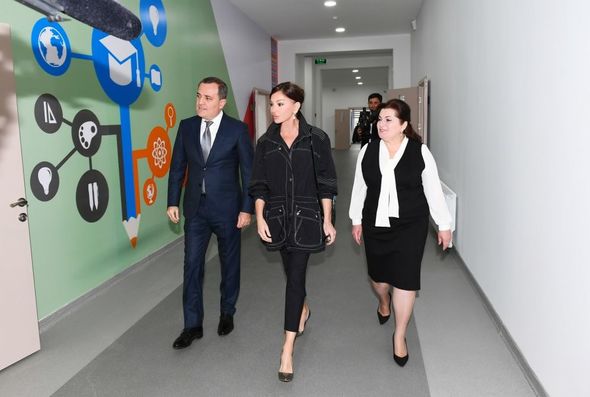 Mehriban Əliyeva Pirşağıdakı 10 saylı internat məktəbində - FOTO
