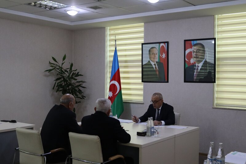 Agentlik sədri vətəndaşların müraciətlərini dinlədi