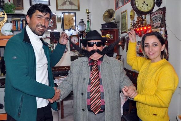 60 ildir bığını kəsmir - FOTO