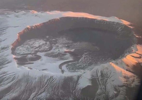 Türkiyədəki Nemrud krater gölünün qış mənzərəsi - FOTO