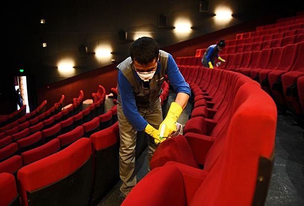 Yalnız ailəvi insanlar kinoteatrlarda yanaşı otura bilər' - Yeni qaydalar