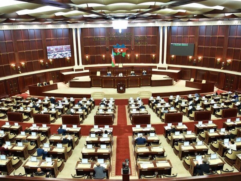 Milli Məclisin iclası başlayıb - gündəlikdə 12 məsələ var