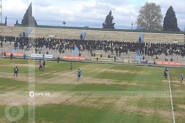 Gəncə şəhər stadionu bərbad vəziyyətə düşdü - FOTO