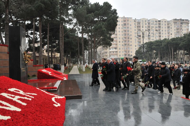 Abşeronda rayonunda 20 Yanvar şəhidlərinin xatirəsi anılmışdır - FOTOLAR